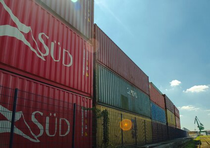 Container port summer