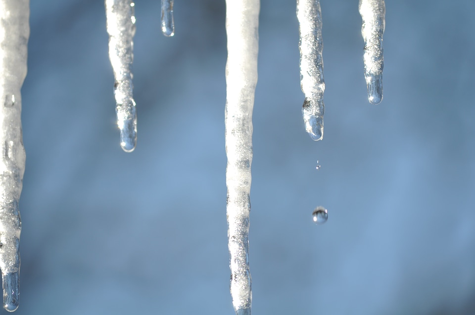 Freeze melting winter