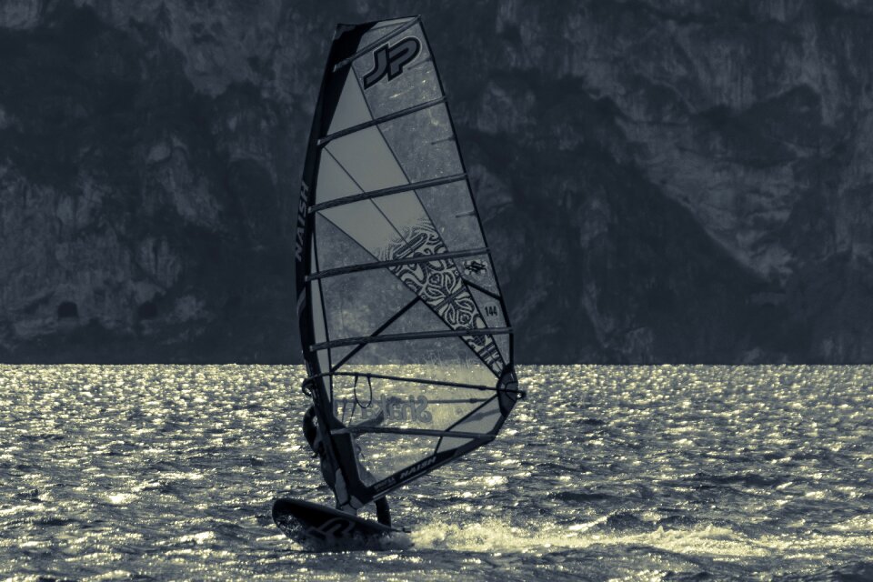 Water wave sport