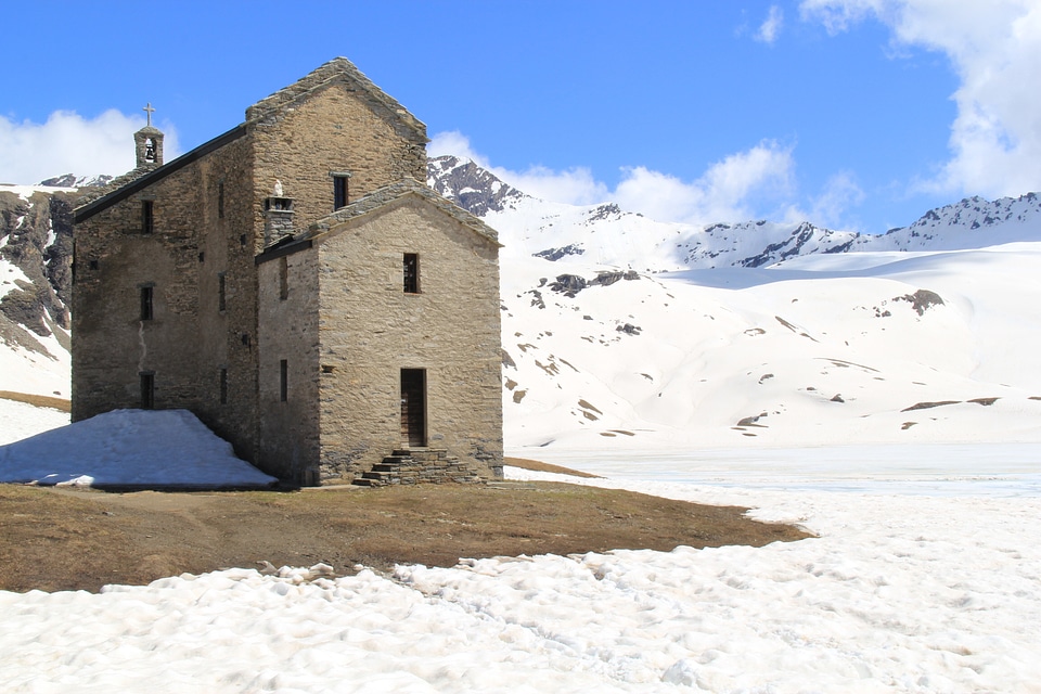 Mountain architecture building