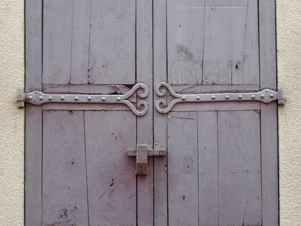 Wrought iron old door hinge door heart