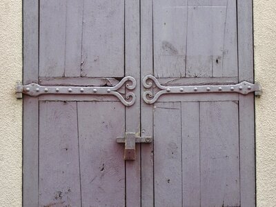 Wrought iron old door hinge door heart photo