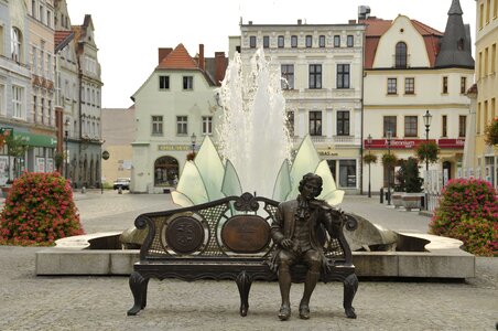 Georg philipp telemann monument fountain