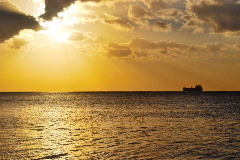Ocean yellow horizon