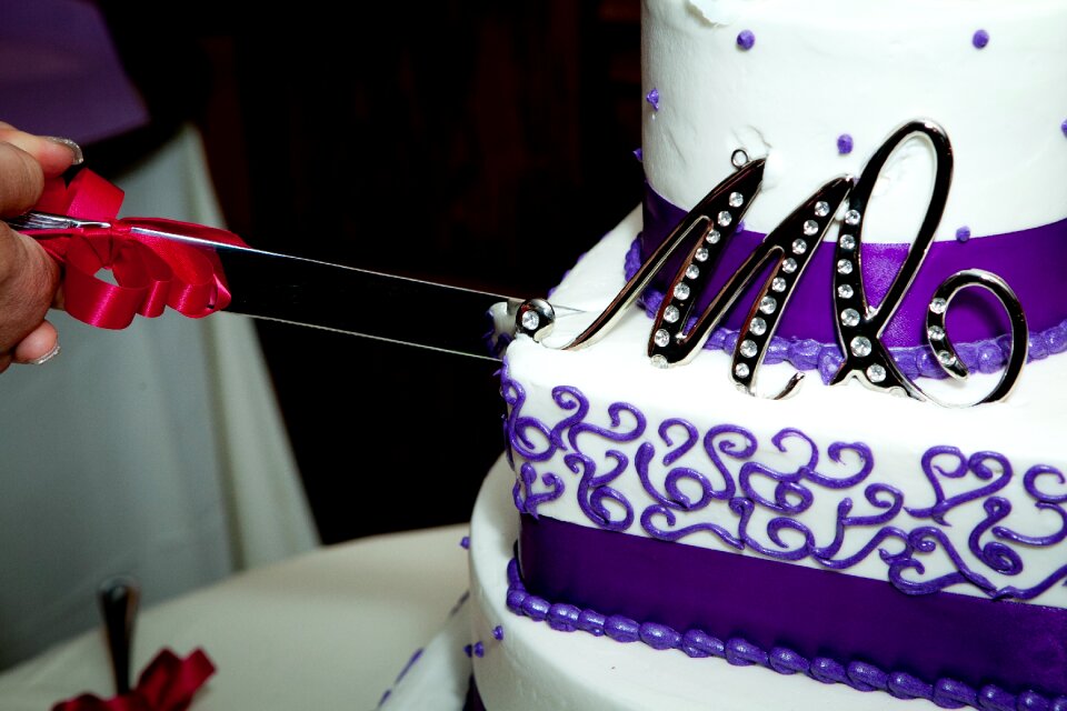 M wedding cakes sweet