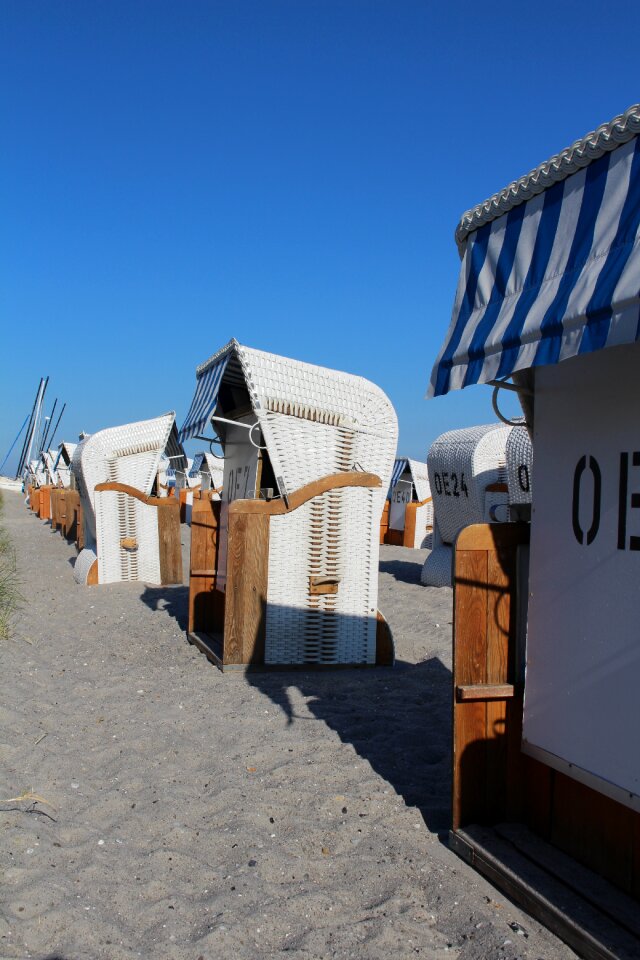 Clubs sand sea