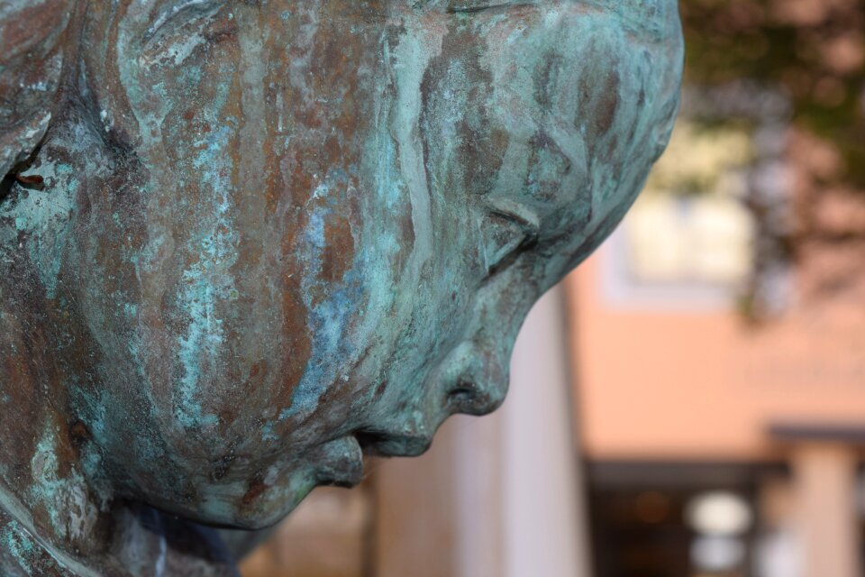 Figure statue sculpture