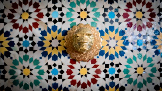Wall head mosaic pattern