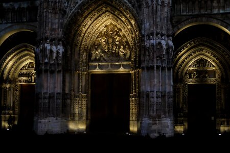France building nocturne