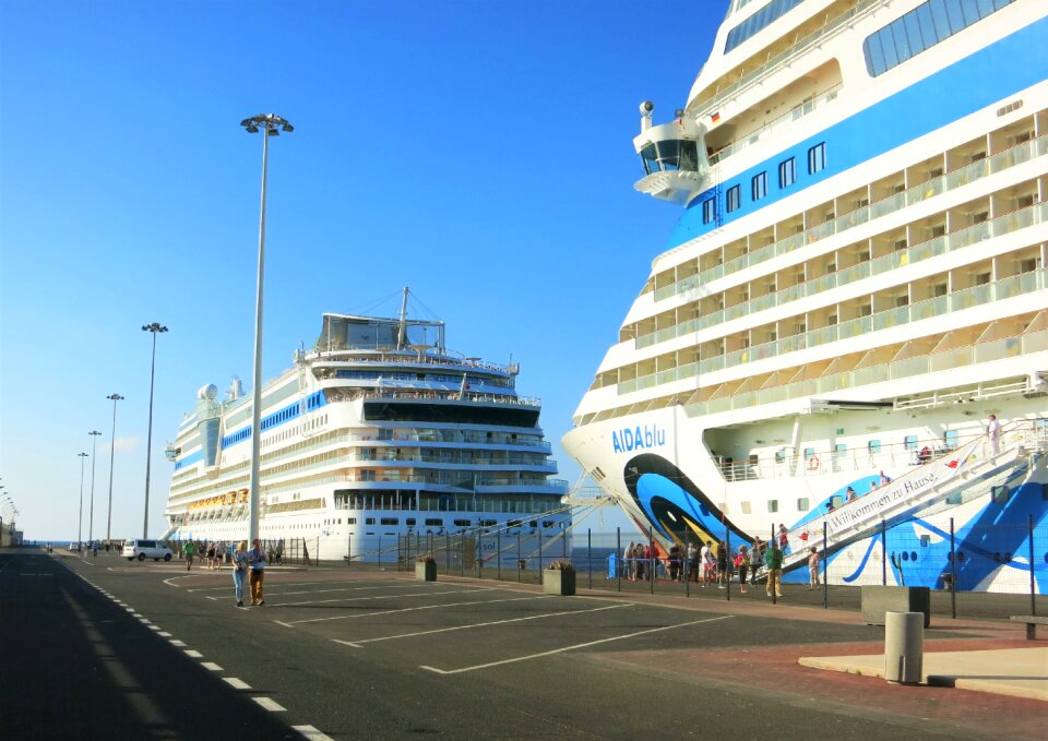 Twin ships aida cruise