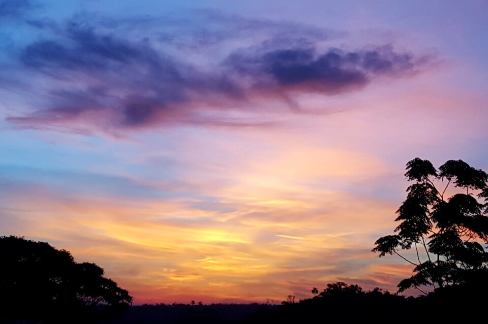Eventide horizon rays of sunshine