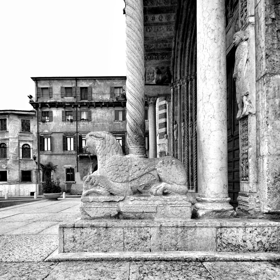 Piazza marble statue