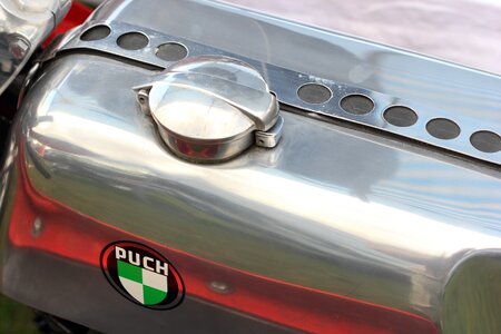 Fuel tank puch