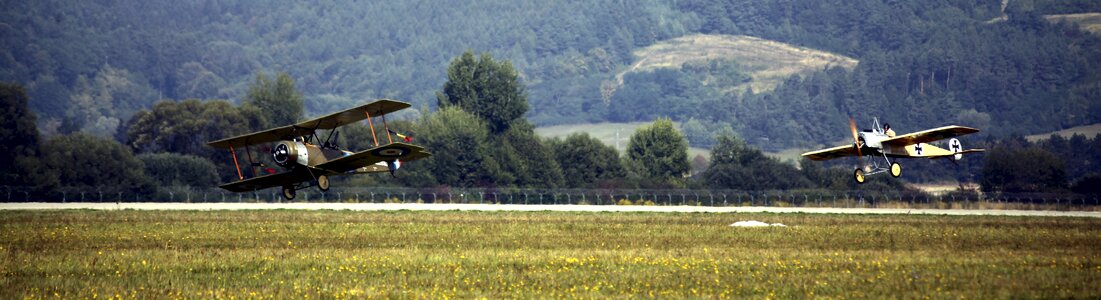 Biplane aircrafts fight