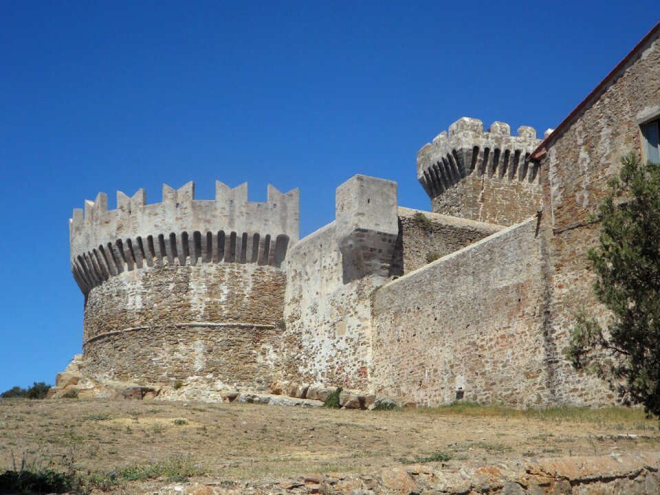 Fortress knight's castle battlements