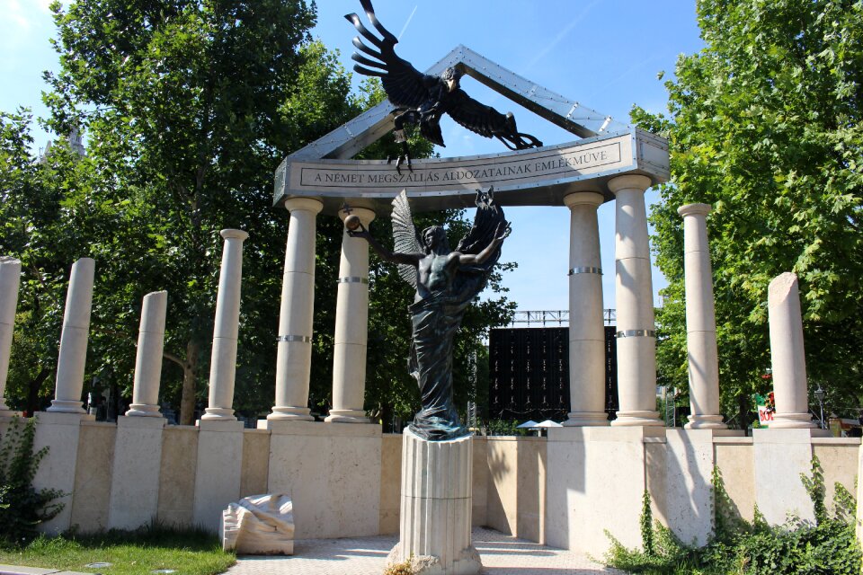 Budapest summer monument