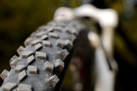 Tires wheel spikes