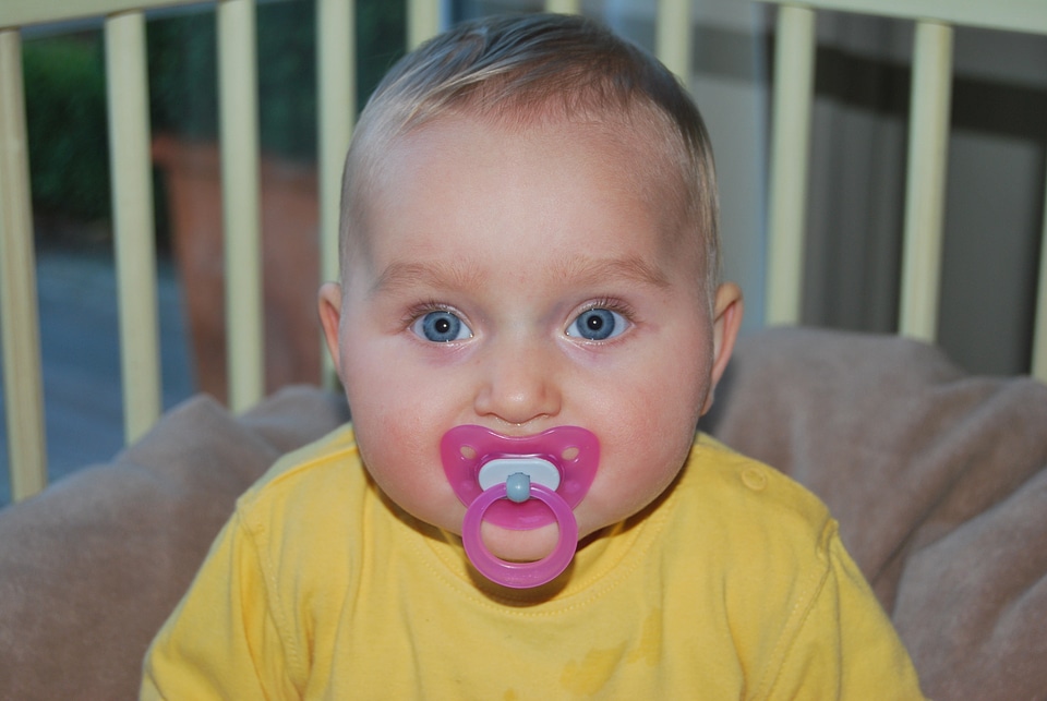 People pacifier tut