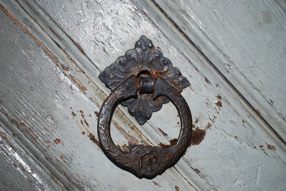 Knocker metal entrance