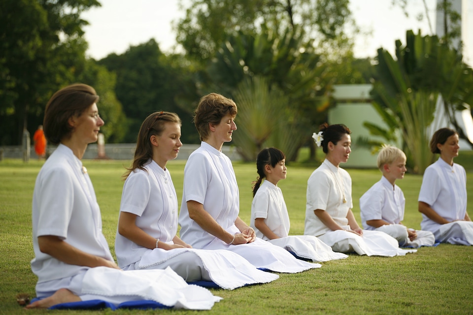 Meditate wat phra dhammakaya photo