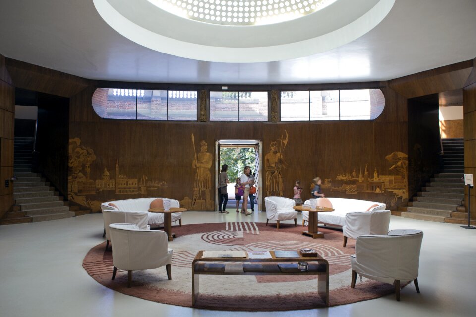 Cautauld family home art deco furniture clerestory glazing