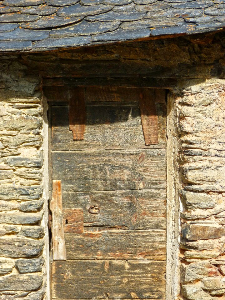 Wood stone pyrenee catalunya