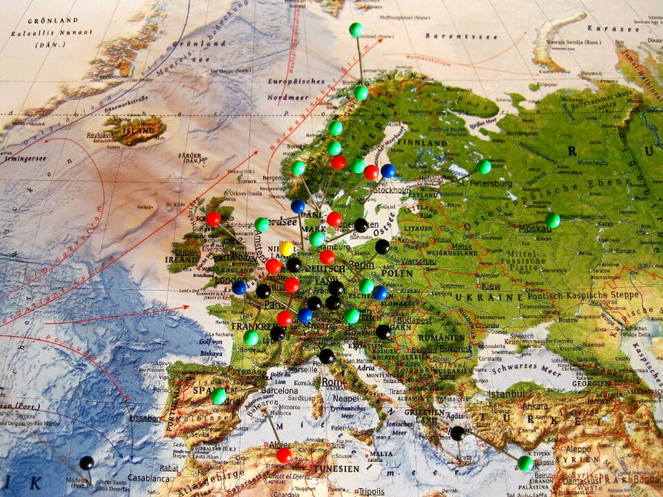 Pins country travel