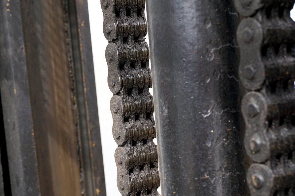 Chain link members iron