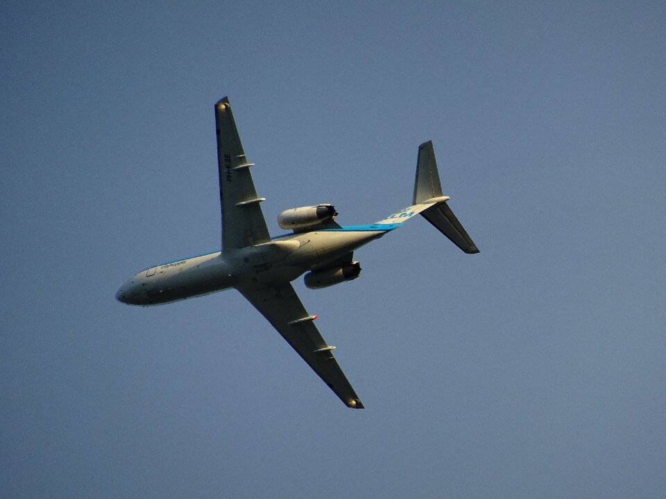 Technology passenger aircraft engine photo