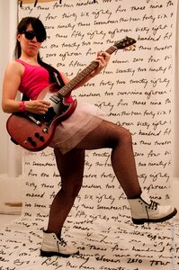 Guitar gibson women photo