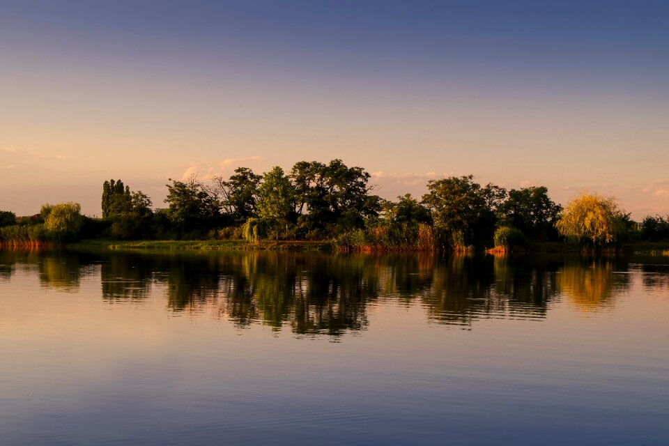 Water reflection pond