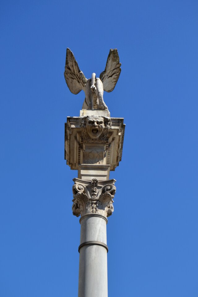Monument art places of interest