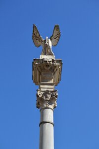 Monument art places of interest