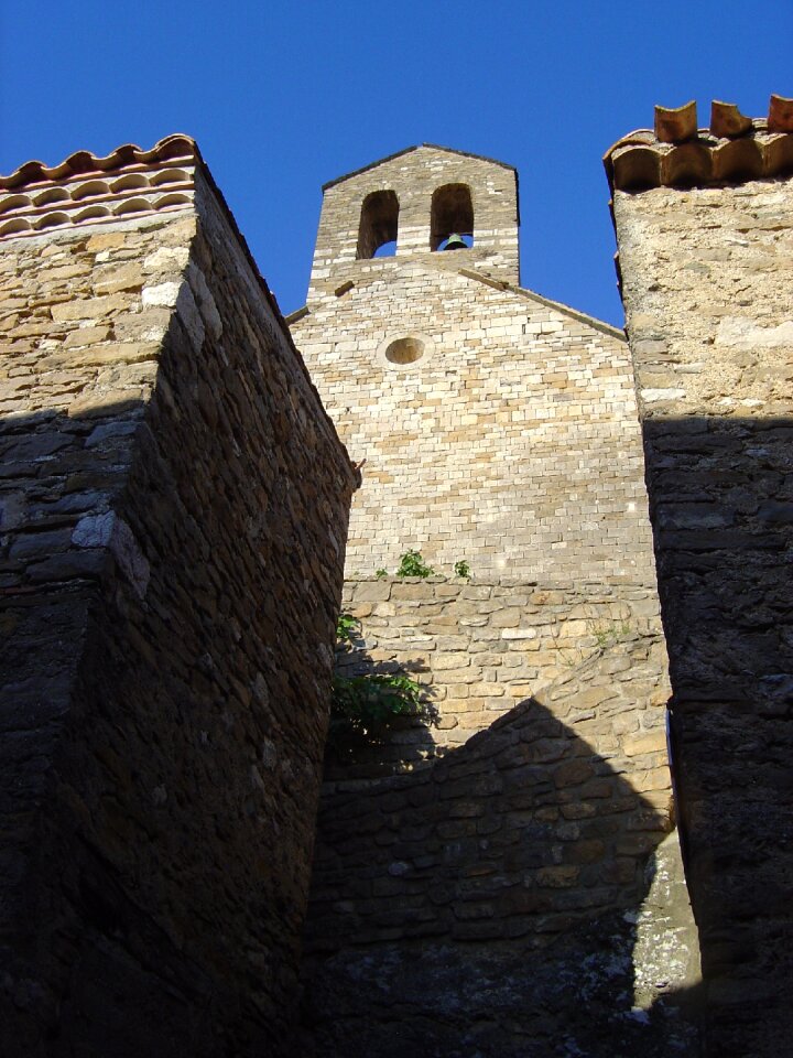 Pierre village minervois photo