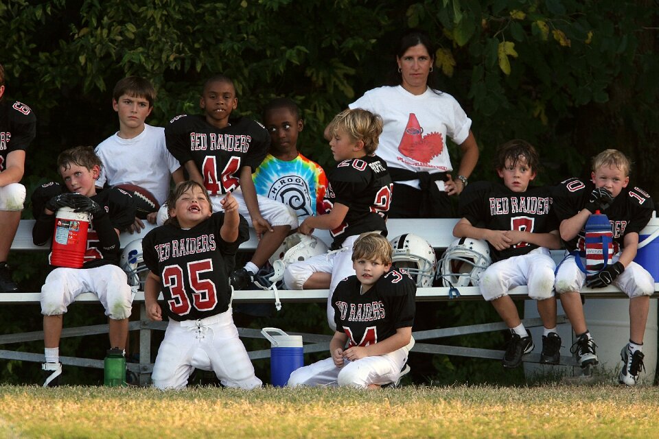 Team bench team mom players
