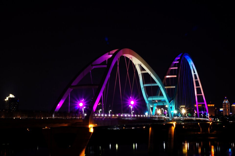 Crescent bridge xinbei night