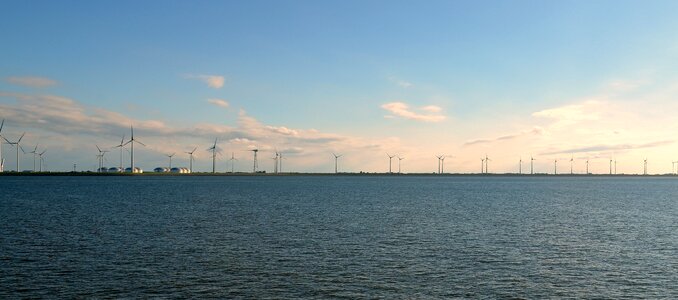 Windräder offshore power generation photo