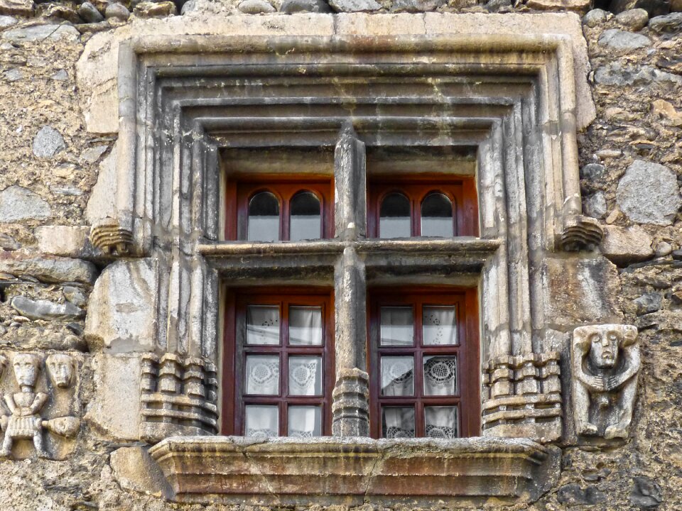 Medieval historical arties