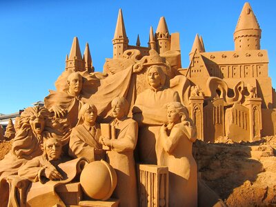 Sand sculpting hogwarts photo