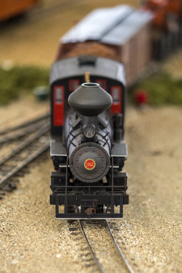 Travel track rail