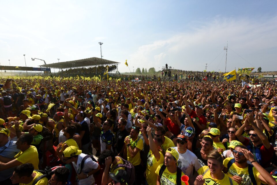 Engines people podium
