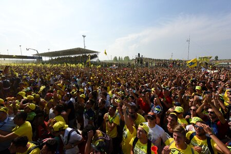 Engines people podium