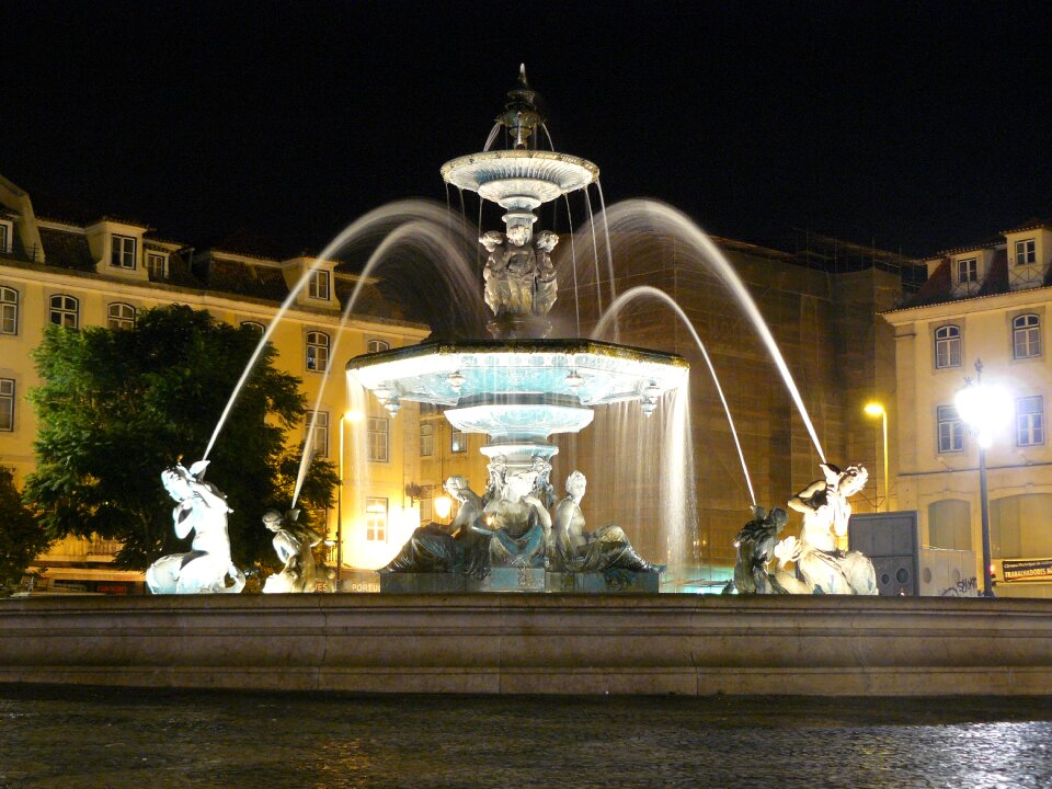 Fountain night architecture