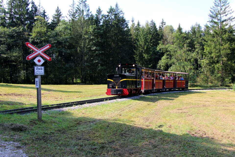 Tourists railway andreaskreuz