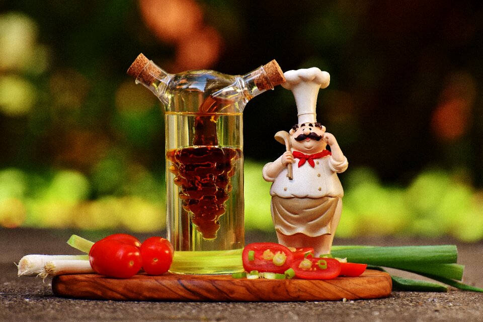 Oil tomatoes onions