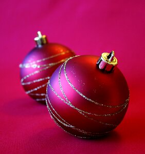 Balls red gold