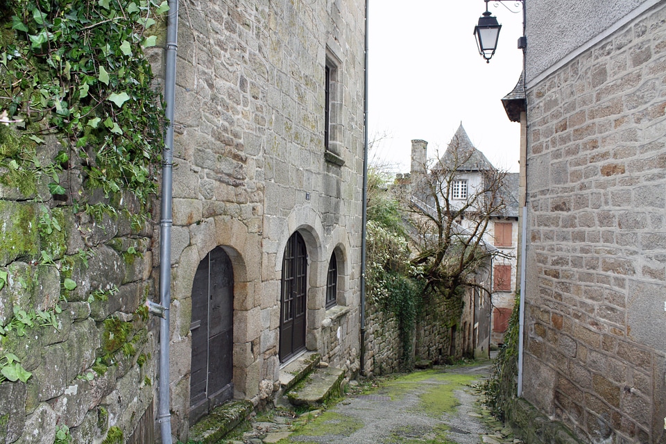 Rue french lane village walkway