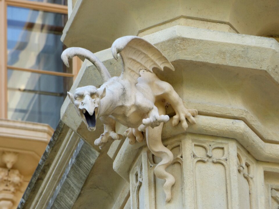 Decorating sculpture castle