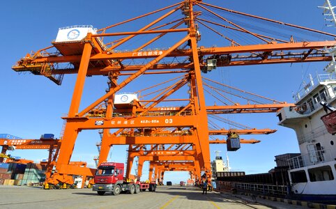 Crane cargo ships automotive