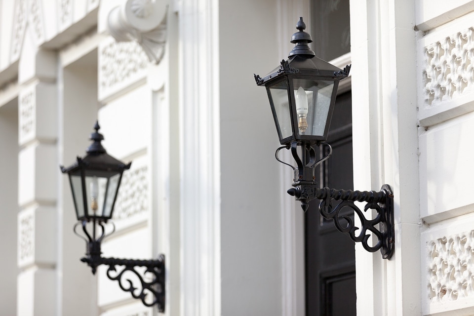 Wall exterior electricity